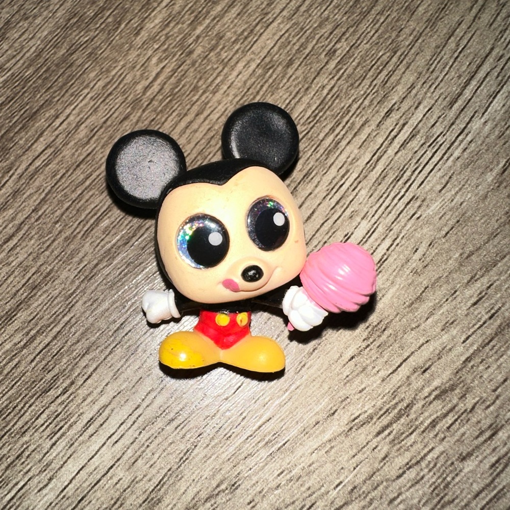 Disney Doorables Let’s Go Series 1 “Amusement Getaway”